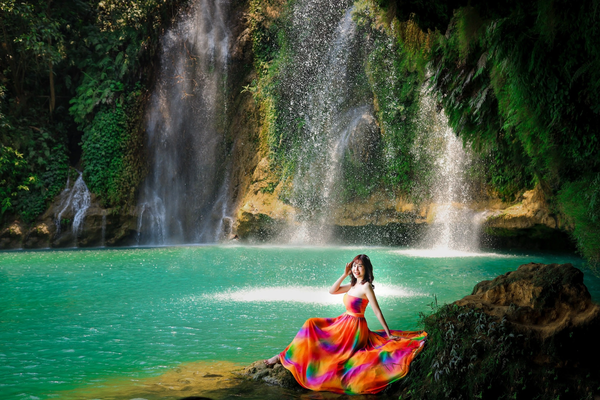 Flowing white water of Chieng Khoa Waterfall in Moc Chau
